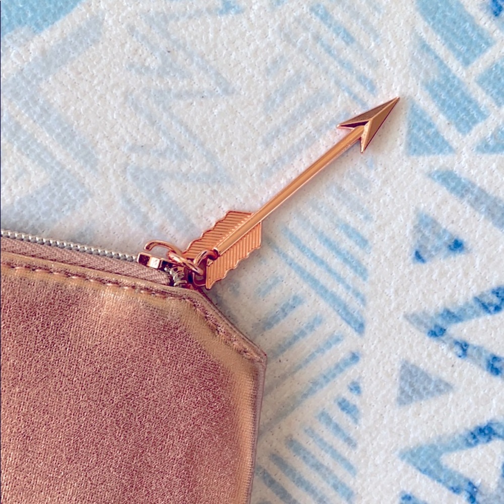 Lancôme Rose Gold Makeup Bag 💘 - Picture 2 of 5